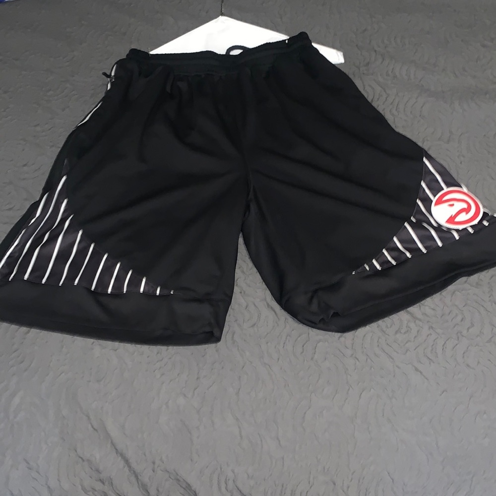 Atlanta hawks shorts